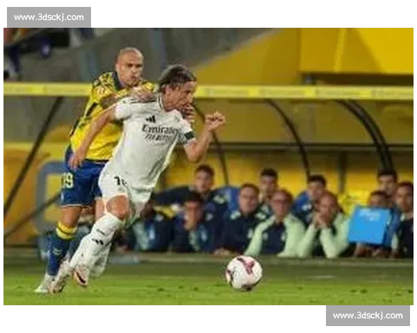 亚马尔遭炮轰引德比冲突:别学维尼修斯,梅西从不说皇马盗窃 亚马尔遭炮轰引德比冲突:别学维尼修斯,梅西从不说皇马盗窃